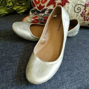 Gold ballet flats